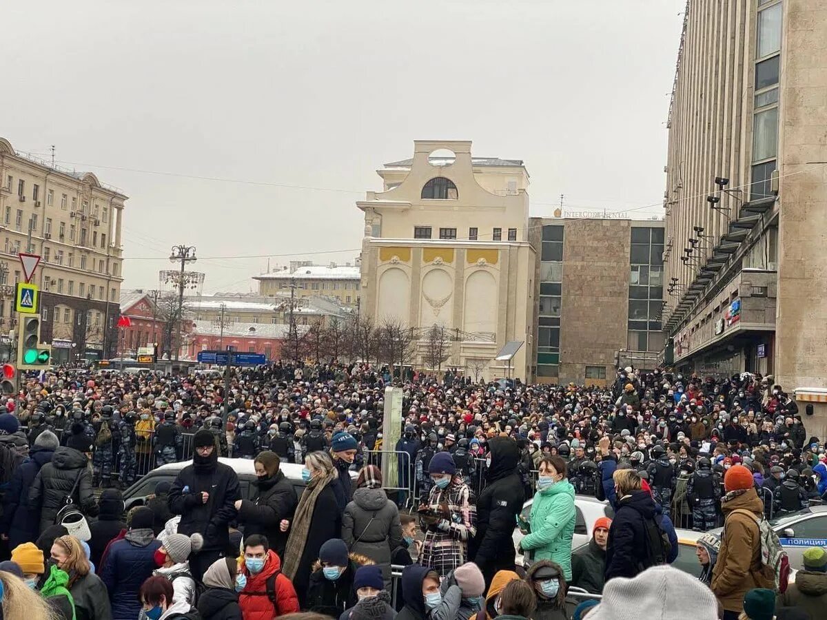 Какой митинг в москве. Пушкинская площадь Москва митинг 23. Митинг на Тверской в Москве. Митинг за Навального в Москве 2021. Митинг 23 января 2021 Москва.