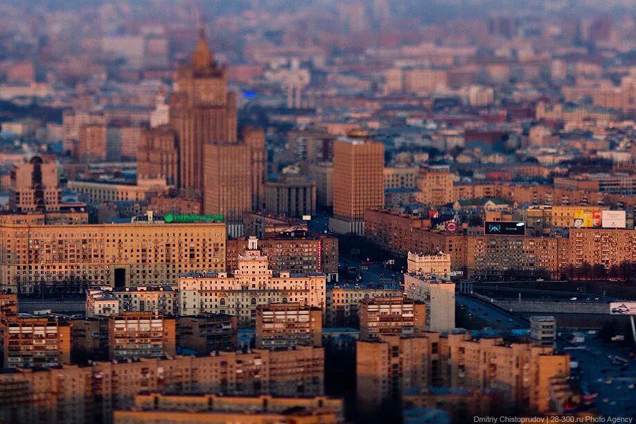 200 метров москва. Москва тилт шифт. Москва с высоты. Москва с небольшой высоты. Москва масштабно.