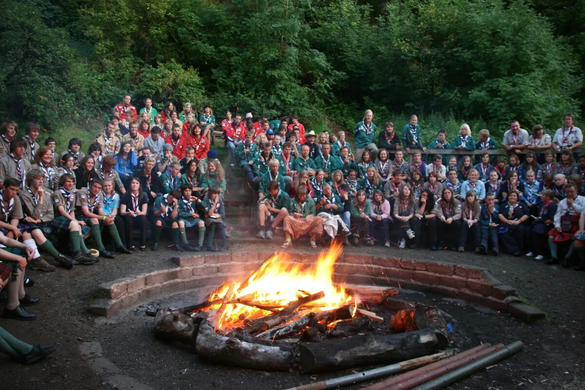 Se Camp лагерь. Camp Fire. Campfire Organization. Вожатый Америка. Big camps