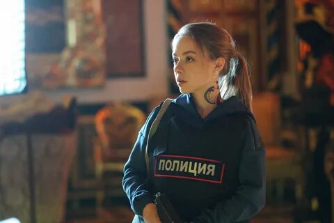 Рина Гришина в образе Алисы.