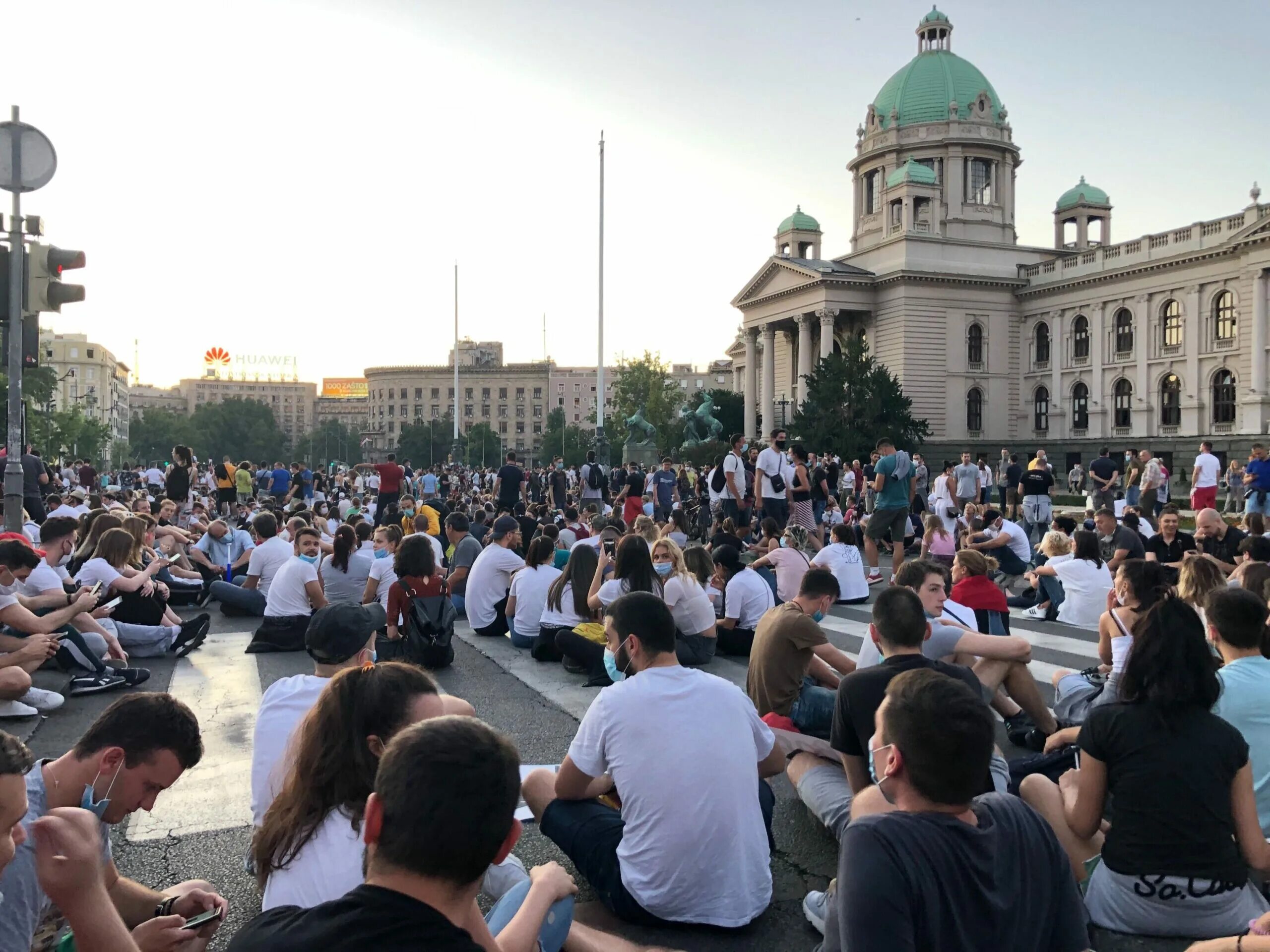 Пересадка в белграде. Здание Скупщины в Белграде. Белград 2021. Белград молодежь. Сербская скупщина в Белграде.