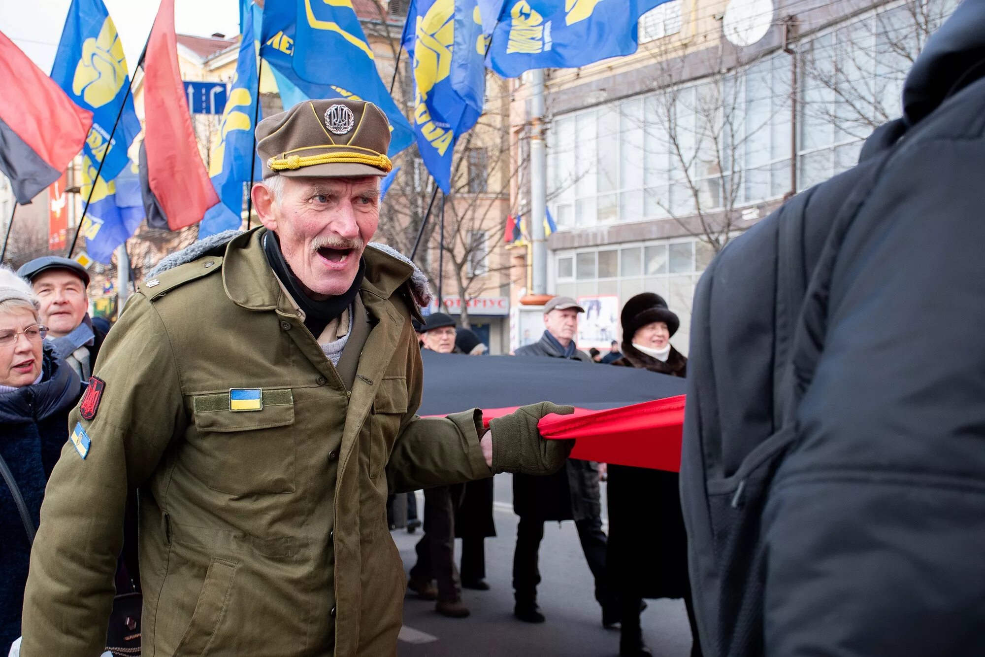 Бандеровцы на Украине. Бандера Украина. Современные украинцы. Украинские националисты. О чем говорят украинцы сегодня