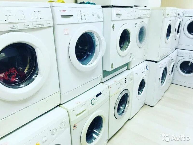 стиральная машина б/у. куча стиральных машин. стиральные машинки много. много стиральных машин. стиральные машинки много.