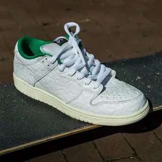 Nike sb dunk low white