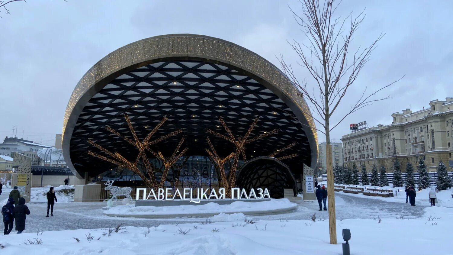 Подземный торговый центр в Москве. Строительство БКЛ В Москве фотографии.