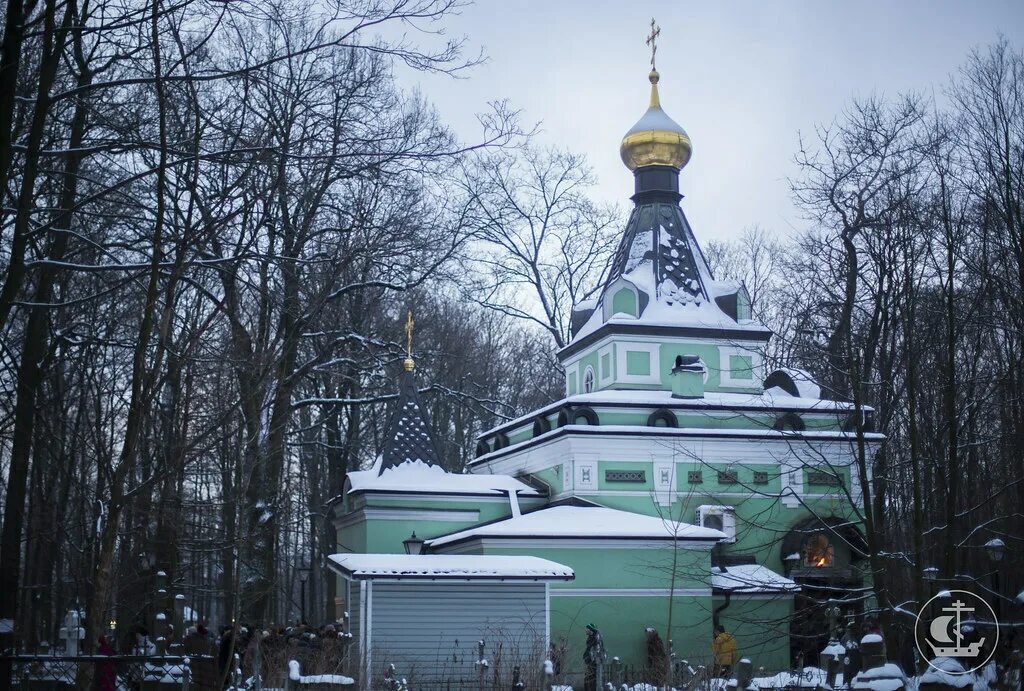Церковь ксении петербургской, посёлок колосистый. Ксении блаженной москва. Храм святой ксении петербургской в москве. Храм ксении петербургской воронеж. Смоленское кладбище часовня ксении петербургской.