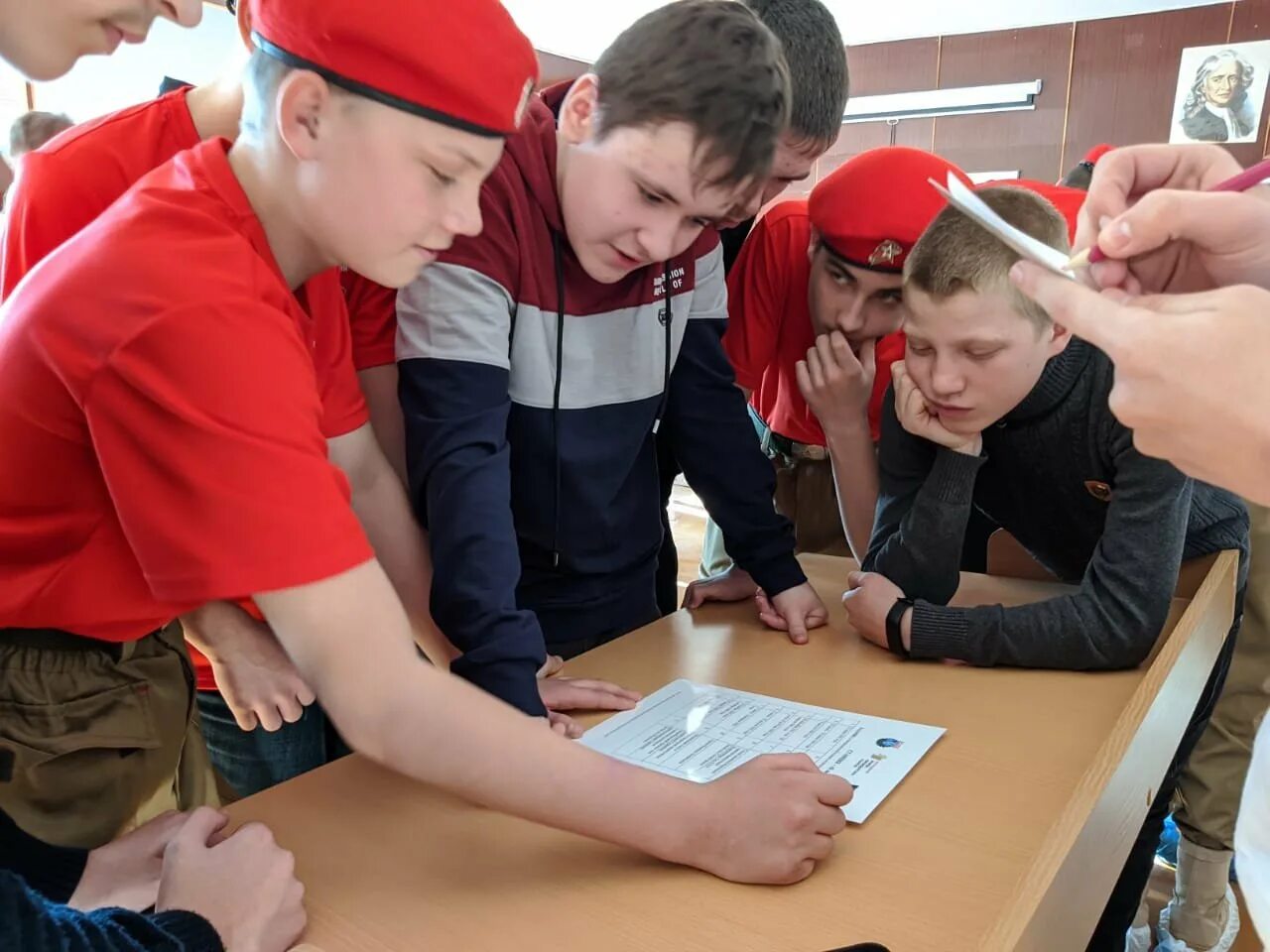 Подольских курсантов. Муниципальное бюджетное общеобразовательное учреждение 11. Гимназия 11 красноярск. Эмблема 11 школы. Муниципальное бюджетное общеобразовательное учреждение 11.