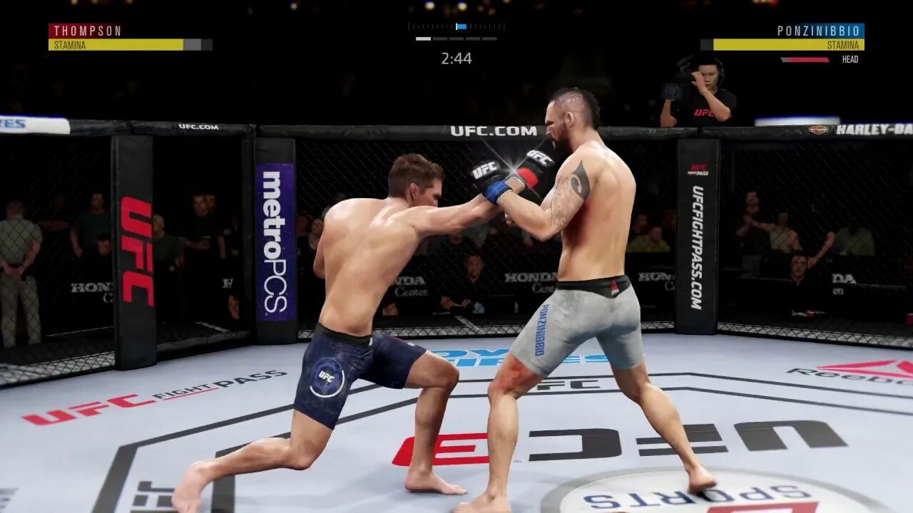 Ufc 4 играть вдвоем. Апперкот в юфс 3. как в юфс 4 сделать вертуху. как бить вертушки в игре ufc 4 на ps 4.