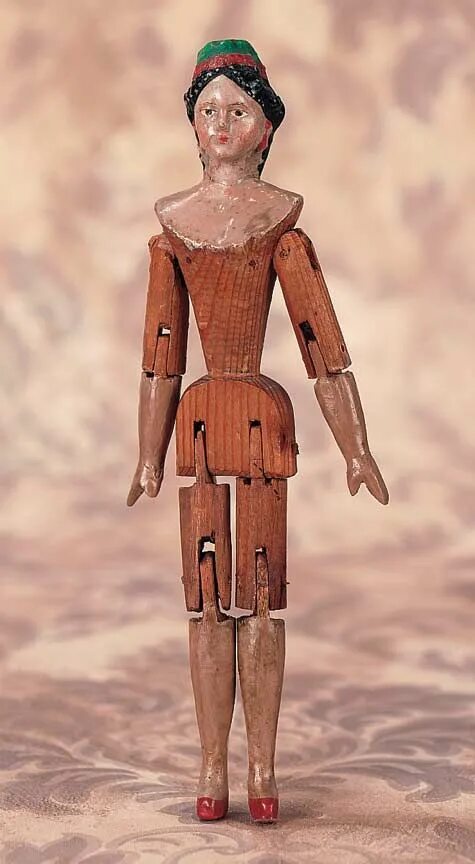 Деревянные куклы купить. Деревянная кукла. Старинные деревянные куклы. Шарнирная кукла из дерева. Деревянные куклы на шарнирах.