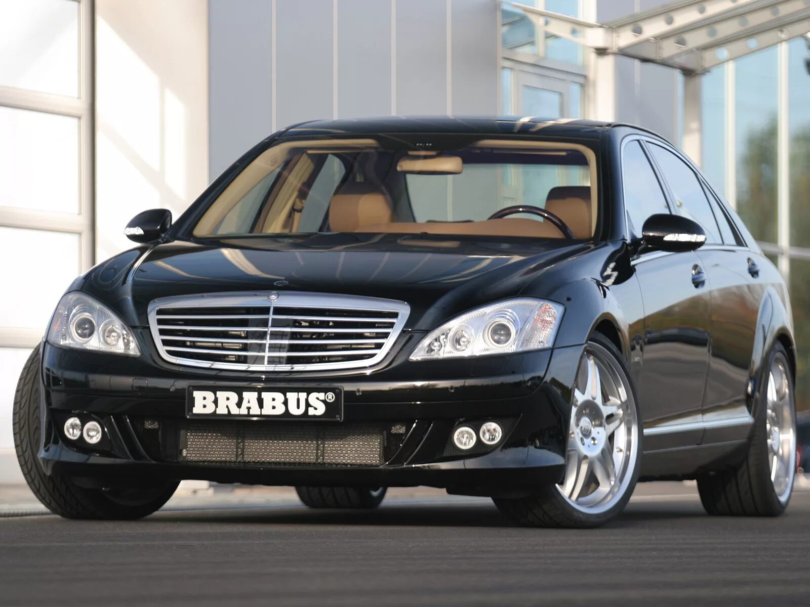 Машина похожая на мерседес. W221 Brabus. Мерседес s класс w221. Мерседес Бенц 221. Mercedes Benz w221 Brabus.