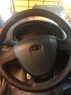 Значок приоры на руле