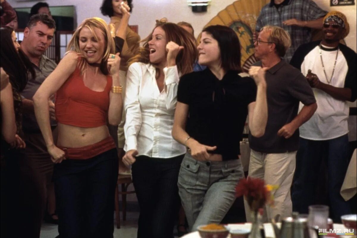 Милашка с кэмерон диаз. Кэмерон диаз 2002. Кэмерон диаз милашка. Cameron diaz & christina applegate. Кэмерон диаз милашка.