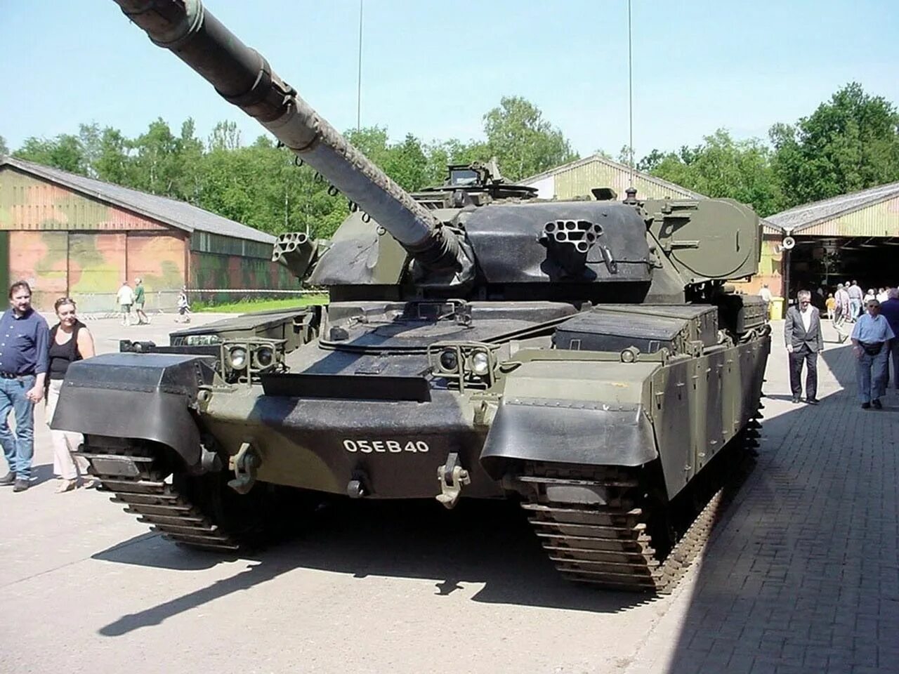 Какое оборудование на чифтейна. Танк Чифтен. Fv4201 Chieftain mk11. Chieftain Tank mk50. Танк "Чифтен" (Великобритания).