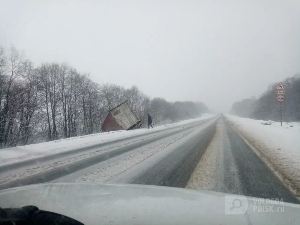 Самолёт на трассе новая ладога вологда. Дорога вологда новая ладога на карте. Трасса ладога вологда нов. А-114 вологда новая ладога. Трасса вологда тихвин р21 кола.