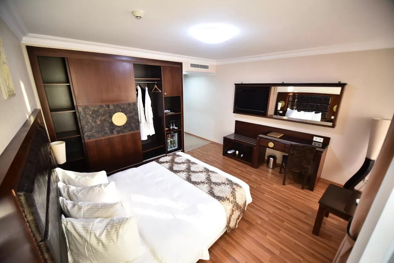 Эра палас 4 батуми. Royal palace 4 батуми. Batumi palace 4 батуми. Batumi palace 4 батуми. Batumi palace 4 батуми.
