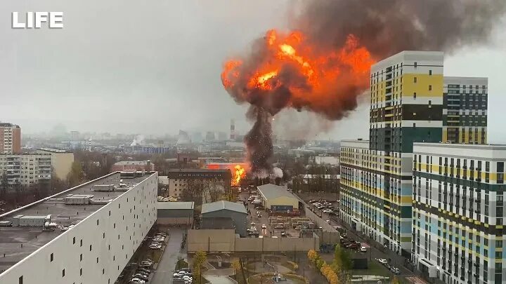 Что горит на варшавке сейчас. Пожар на варшавском шоссе. пожар на варшавском шоссе сейчас. варшавское шоссе 158 пожар. пожар в москве сегодня на варшавском шоссе.