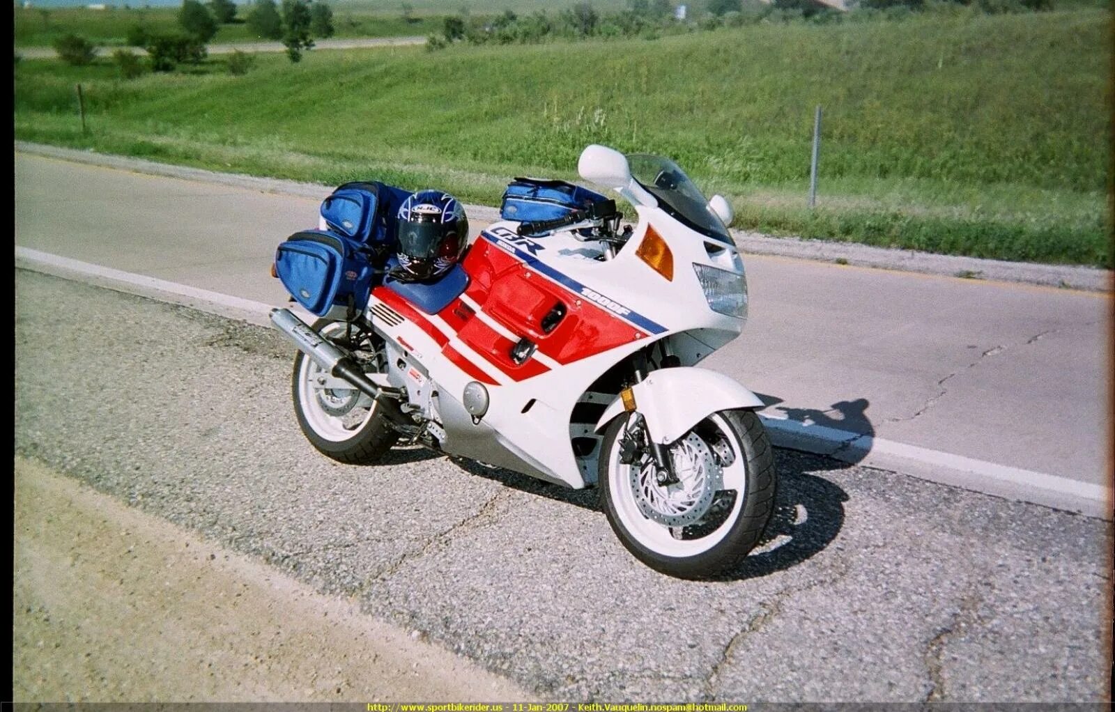 Honda 1000f. Honda CBR 1000f. Honda cbr1000f 1990. Honda CBR 1000 1990. Хонда CBR 1000 F.