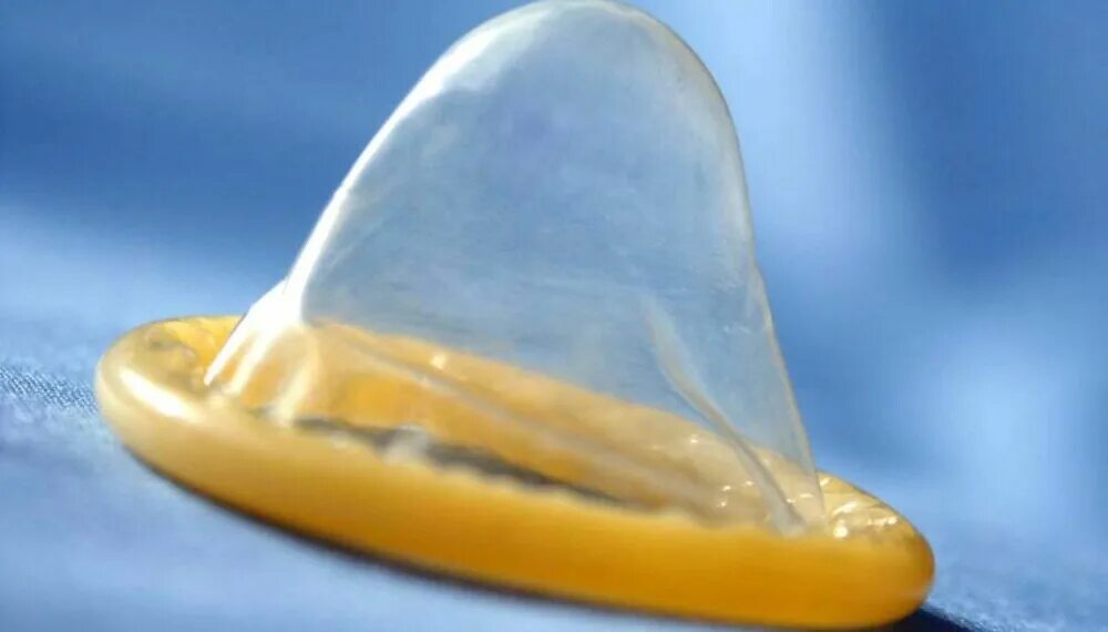 Презерватив прозрачный. Презерватив натянутый. Многоразовый презерватив. Силиконовый презерватив.