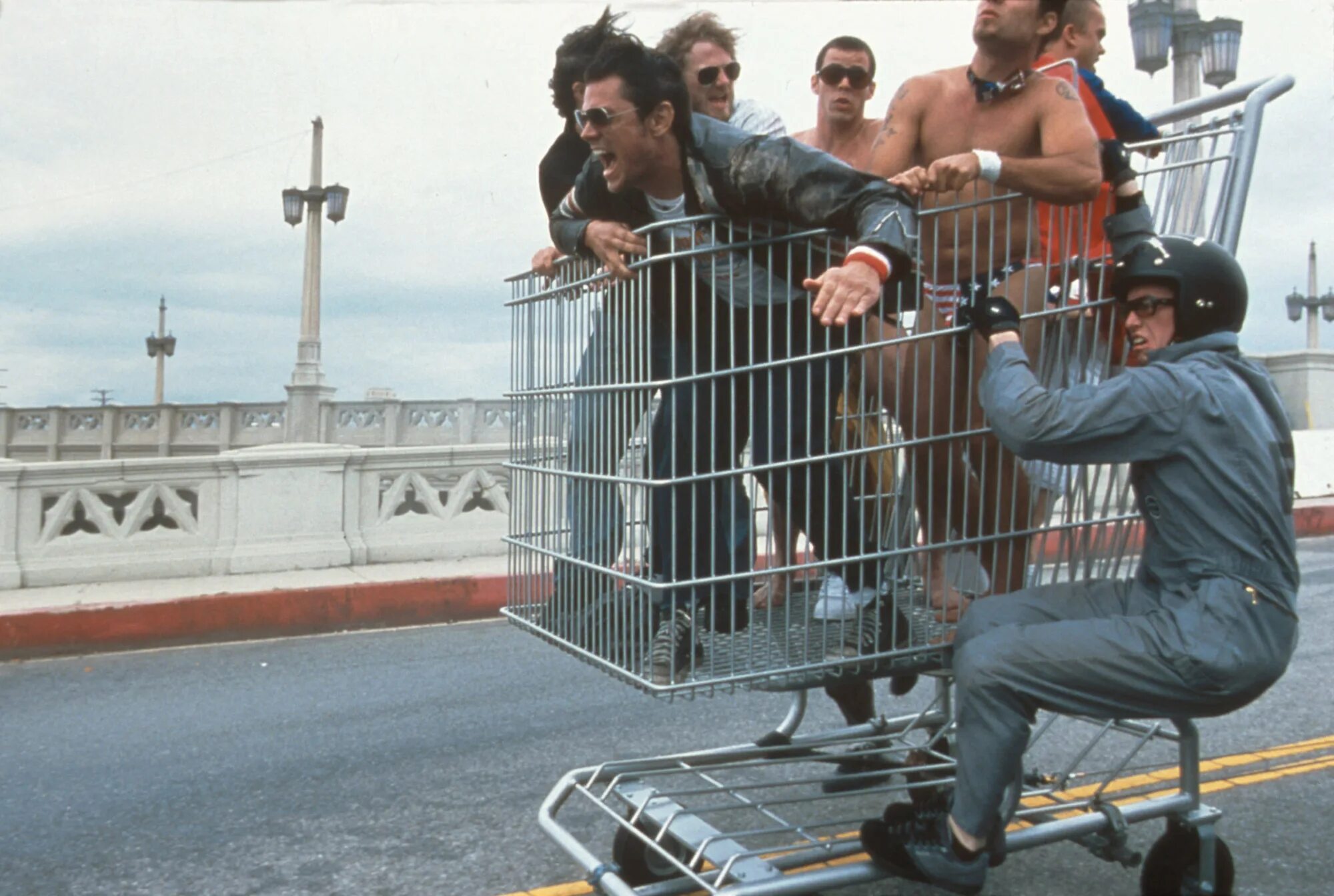 джо́нни но́ксвилл чудаки. джонни ноксвилл чудаки 2022. придурки постер. джонни ноксвилл чудаки 1. джонни ноксвилл jackass.