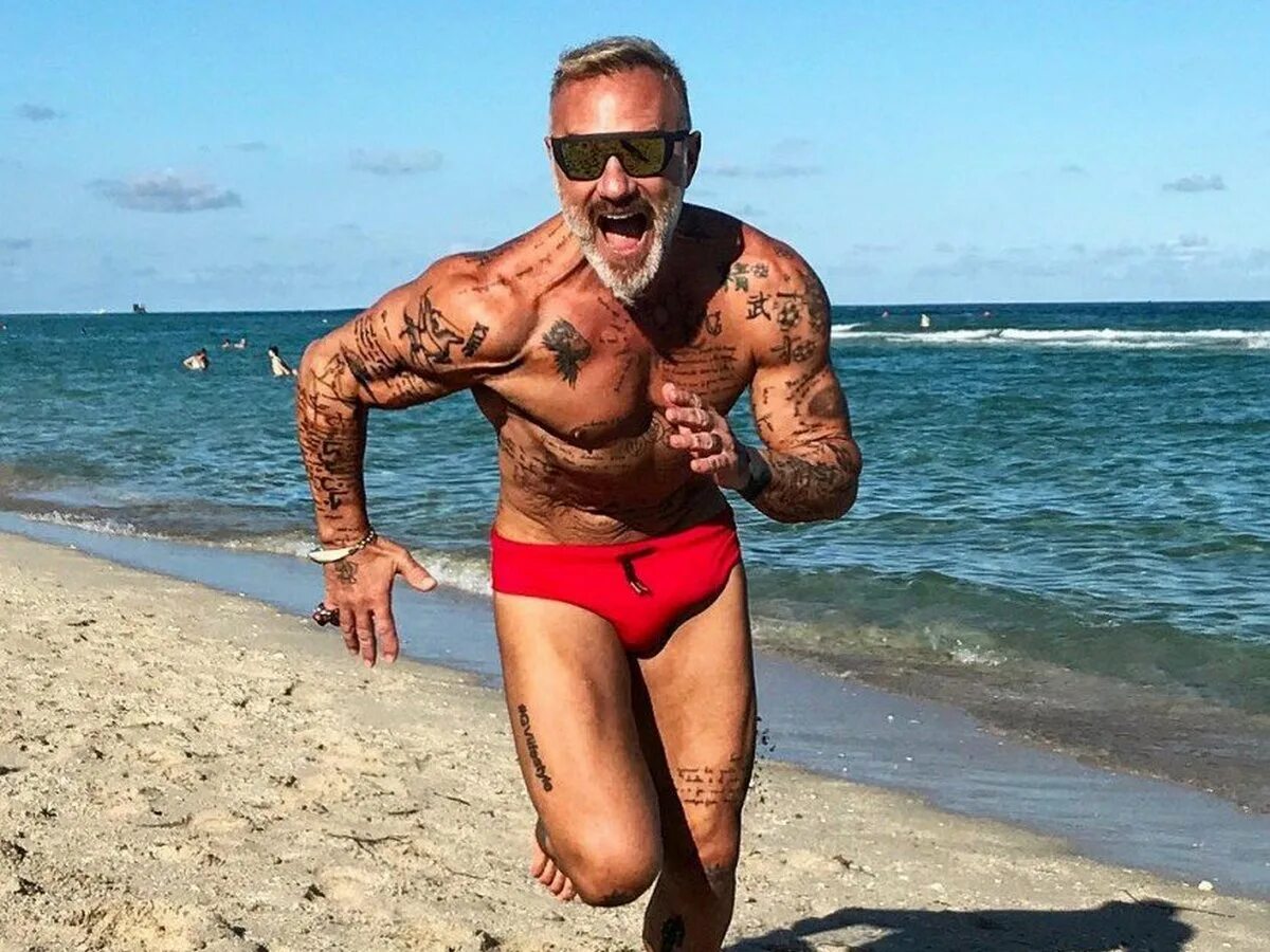 Танцующий блоггер