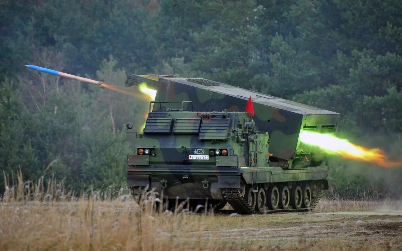 Рсзо mars ii. Рсзо m270. m270 mlrs. рсзо сша m270 mlrs. рсзо mlrs м270.