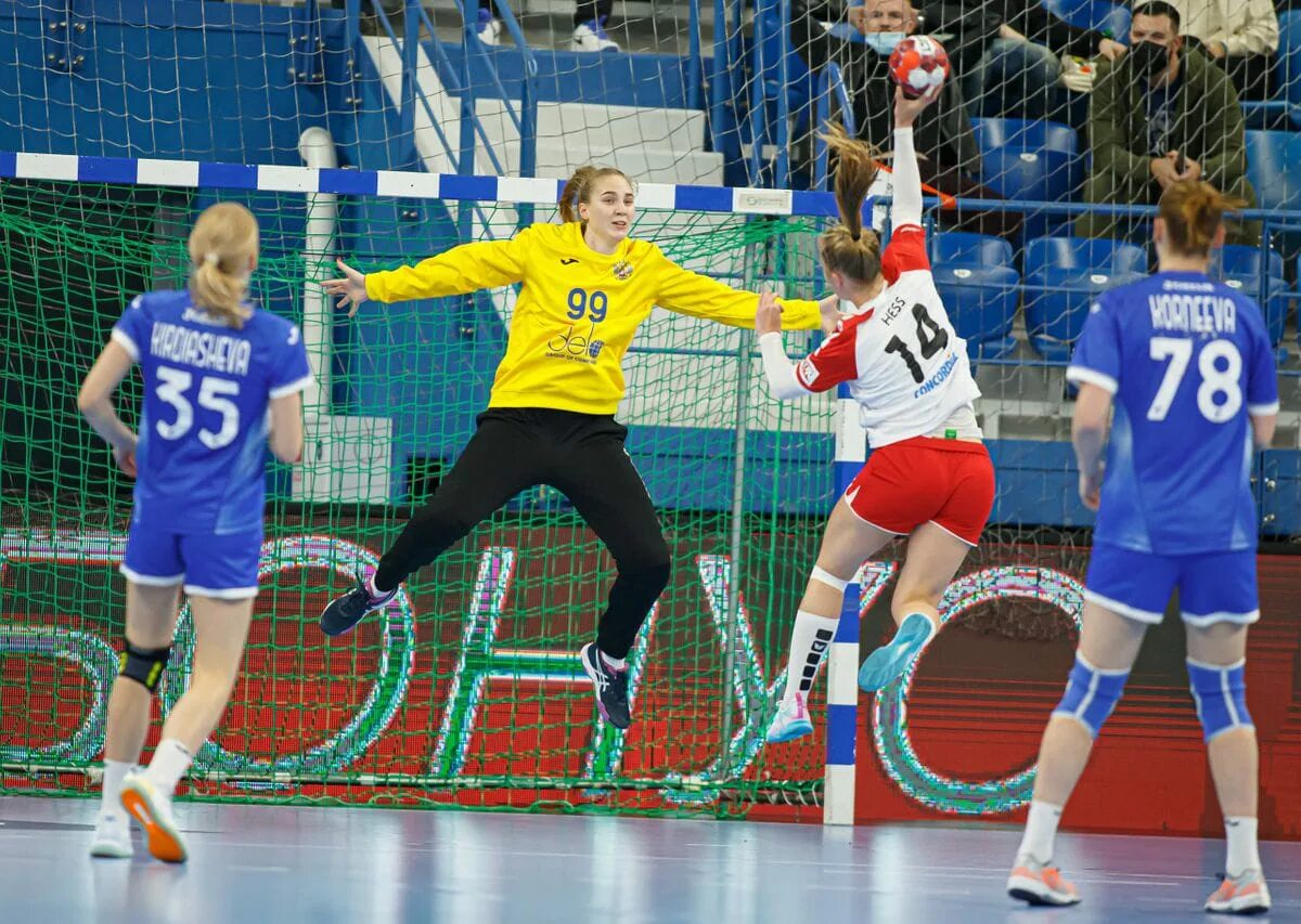 Швейцария гандбол женщины. Гандбол женщины Чемпионат России 2021-2022. Гандбол женщины обои. Форма вратаря для гандбола женская.