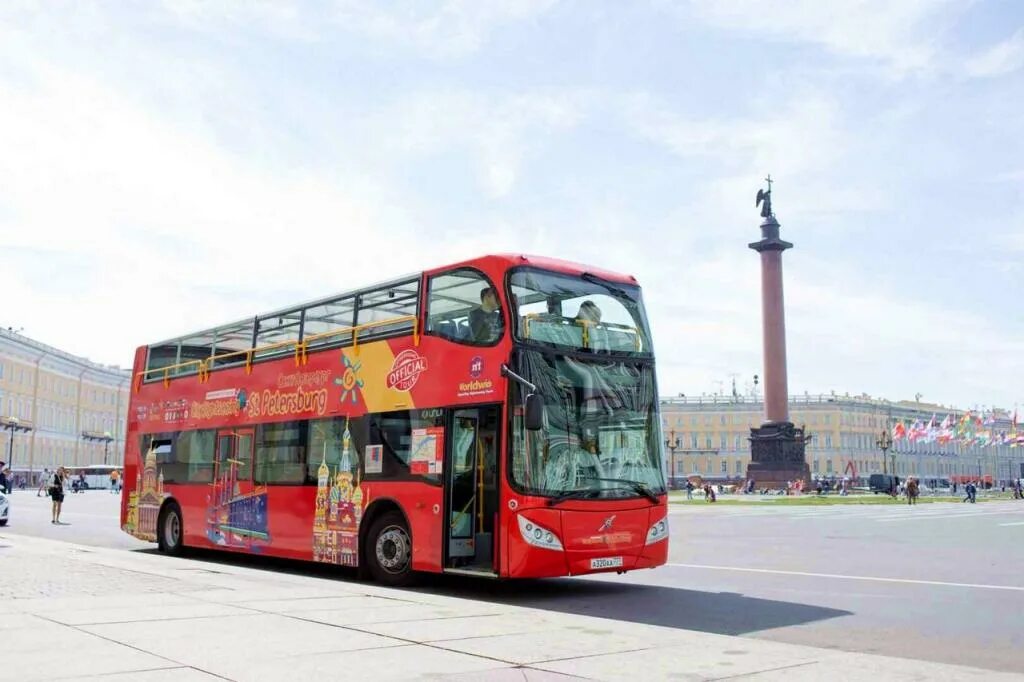 Сити тур санкт. Автобус City Sightseeing Санкт-Петербург. Автобусы красные двухэтажные экскурсионные в Питере. Автобусы City Tour Санкт-Петербург. Автобус экскурсионный по Санкт-Петербургу двухэтажный красный.