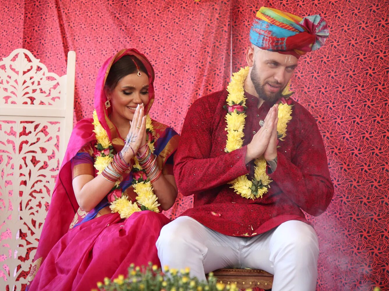 Индийская свадьба сухагин. Свадьба в индийском стиле. Свадьба в индийском стиле в России. Свадебные традиции в Индии.