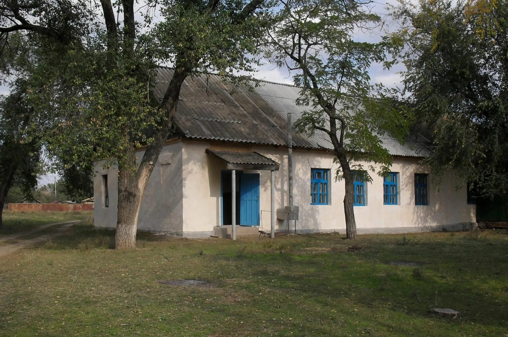 Денисовка ремонтненский. Денисовка ремонтненский. Парк островского село ремонтное. Ремонтненский раён посёлок новопривольный. Денисовка ремонтненский.