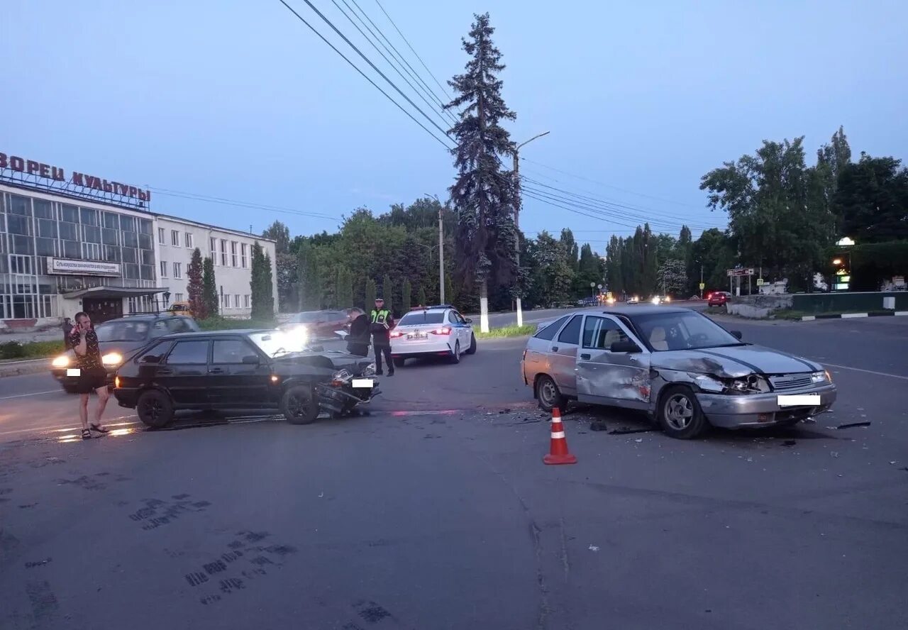 Происшествия в городе. Сегодняшняя авария в Елец. Елец новости города.