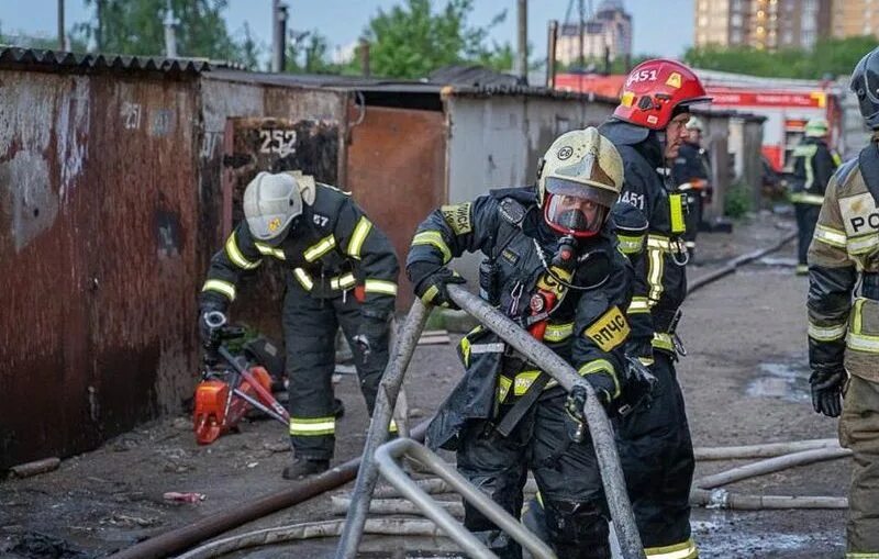 Пожар Озерная улица Москва. Газопровод Озерная пожар. Пожар на Озерной газопровод 2009 год.