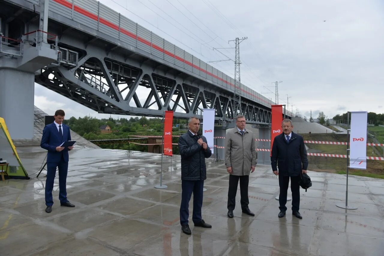 Открыли новый мост. Омь мост ЖД Омск. Новый мост через Омь в Омске. Омск мост 2022 новый\. Чудовский ЖД новый мост.