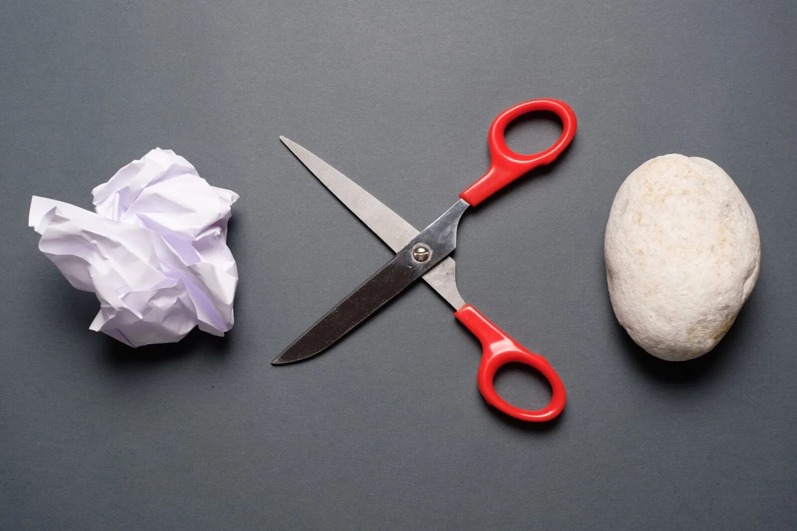 камень ножницы бумага камень ножницы бумага. камень, ножницы, бумага. камень ножницы бумага две руки. сыграем ножницы. камень ножницы бумага иллюстрация.