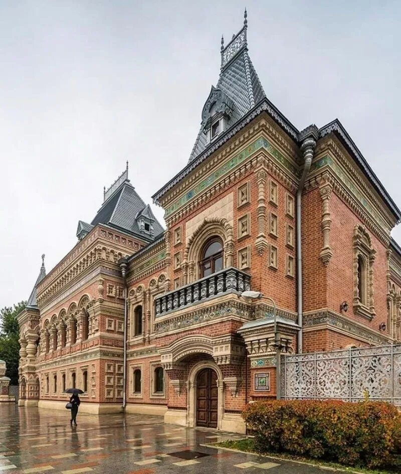 Уникальная архитектура москвы. Особняк купца Игумнова, Москва. Дом купца Игумнова. Посольство Франции. Дом Игумнова на Якиманке. Особняк купца Игумнова Архитектор.