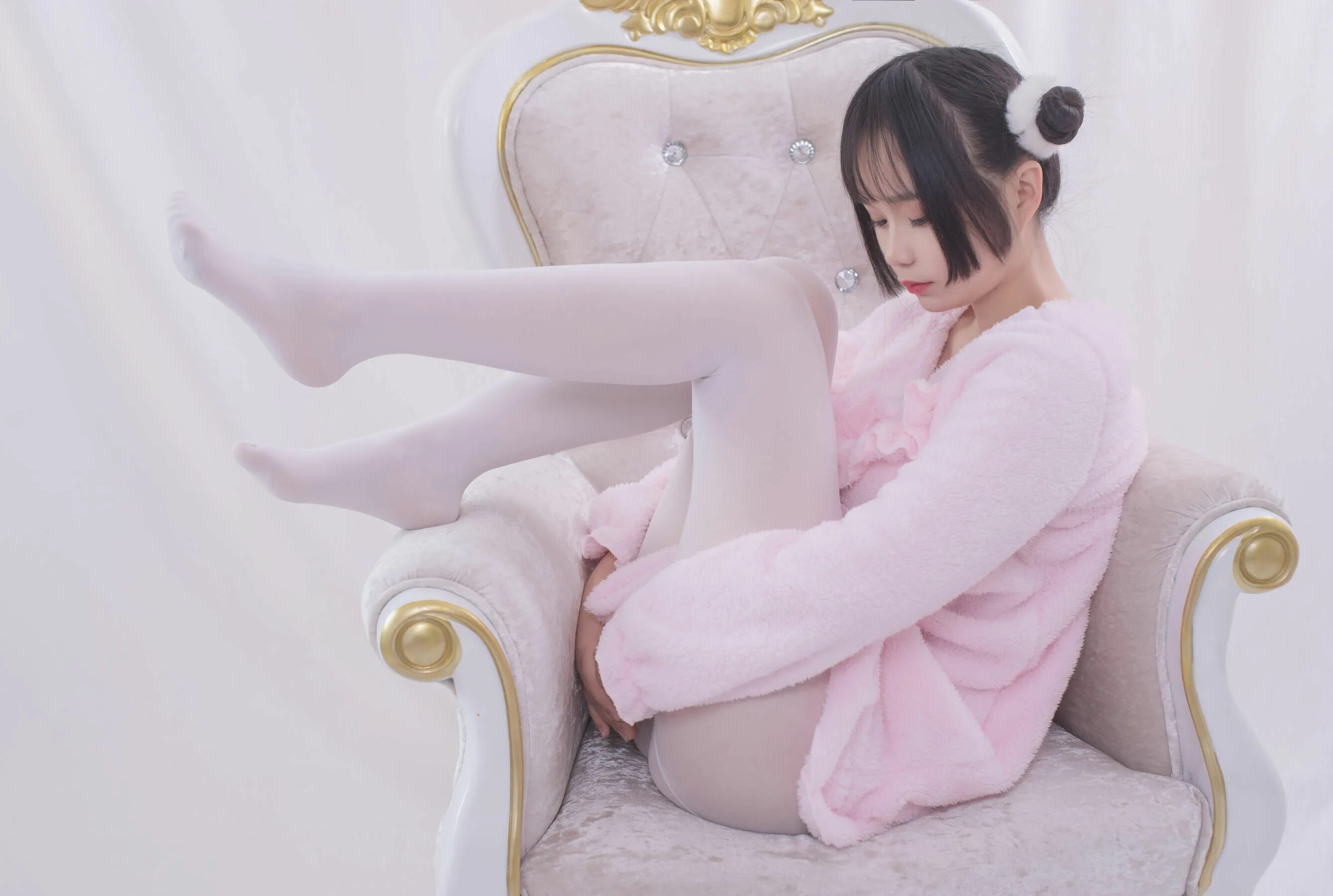 丝 袜 косплей. White fluffy пижама. Девочка в белой пижаме. Chinese White Tights. Leo theresa