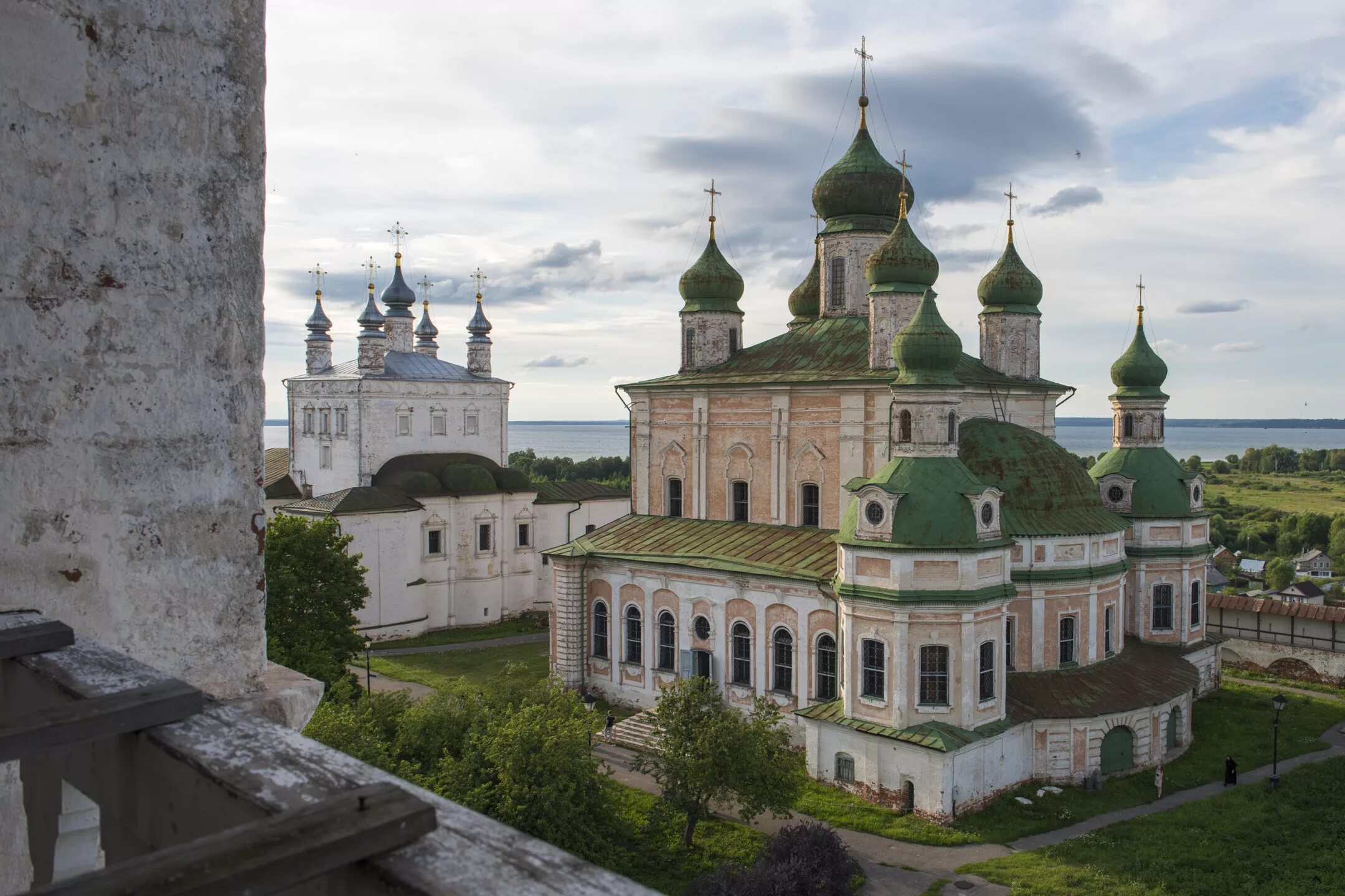 Какие города есть переславль. Город Переславль Залесский. Переславль-Залесский золотое кольцо. Переяславль Зелесский. Воскресенский монастырь Переяславль Залесский.