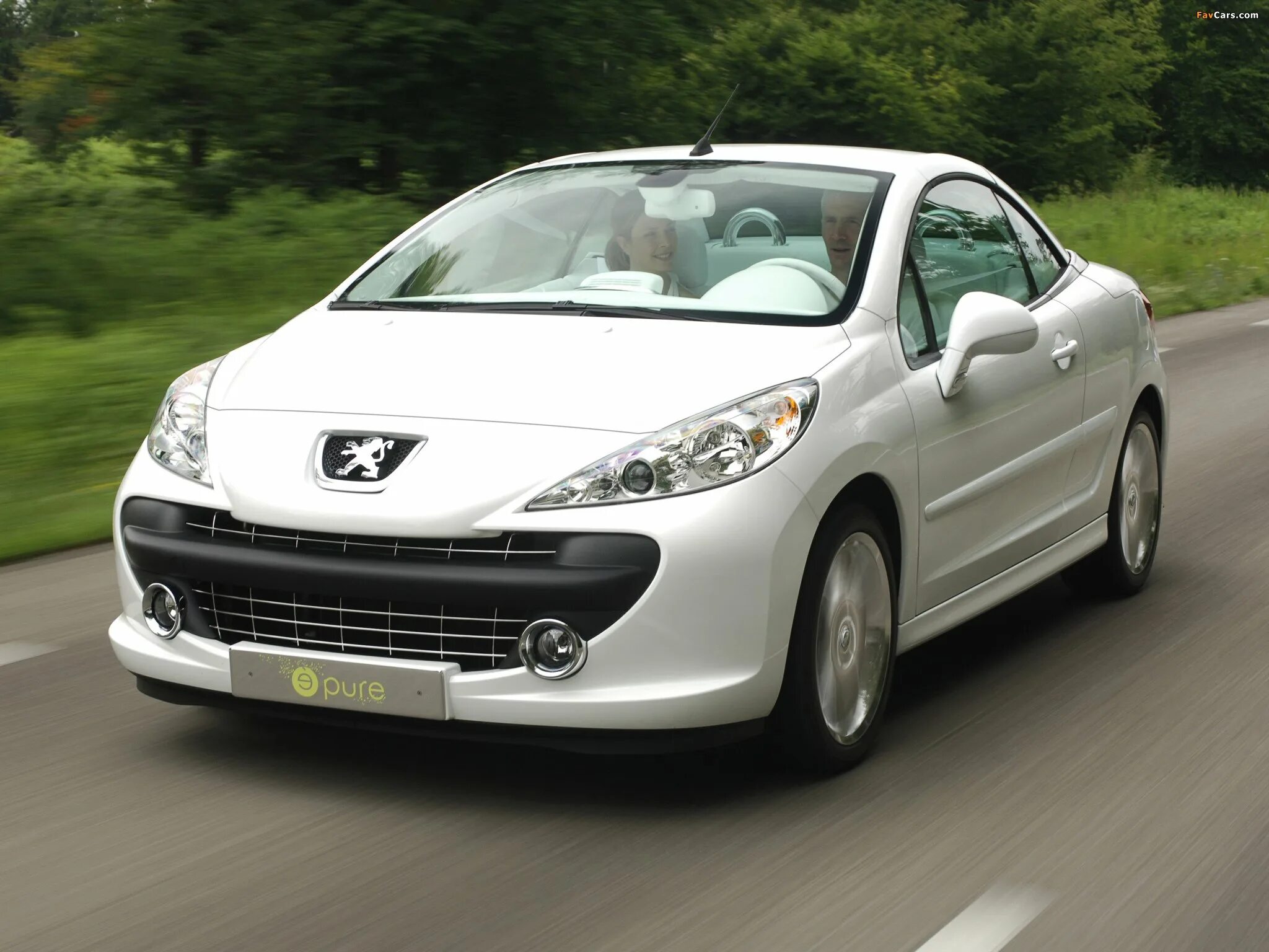 Какое пежо лучше купить. Пежо 207 2006. Peugeot 207 2006. Пежо модели 207. Peugeot 207 cc.