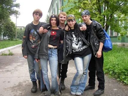 Веселая молодежь колючий