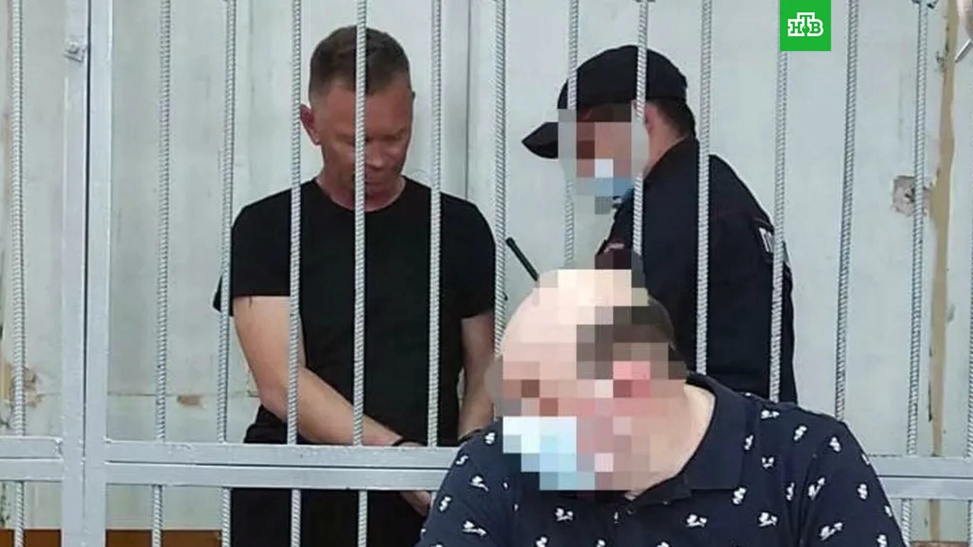 Пожизненное лишение свободы. Приговорили к пожизненному лишению. Камеры для пожизненно заключенных. Приговорили к пожизненному лишению. Наказание в виде пожизненного лишения свободы.