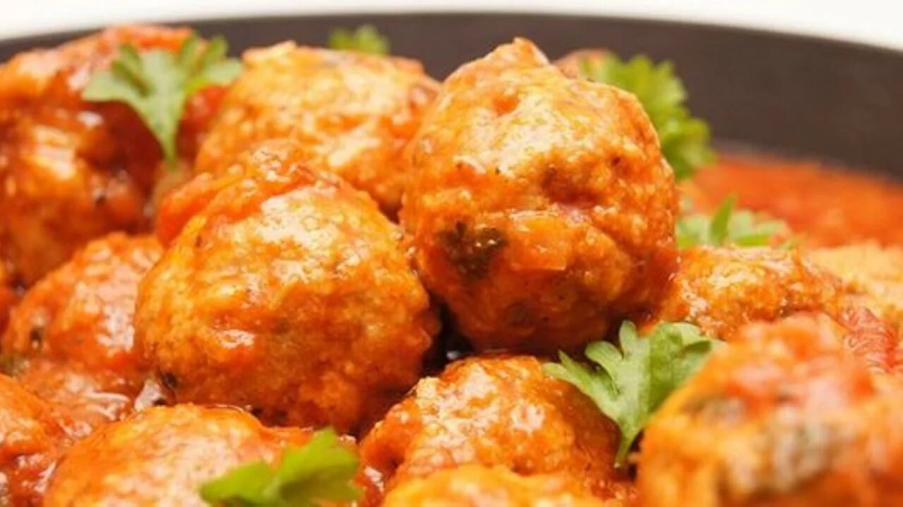 Тефтели. Тефтели из фарша свинины с рисом. Тефтели из фарша свинины с рисом. Тефтели с рисом 500гр. Тефтели из фарша свинины с рисом.