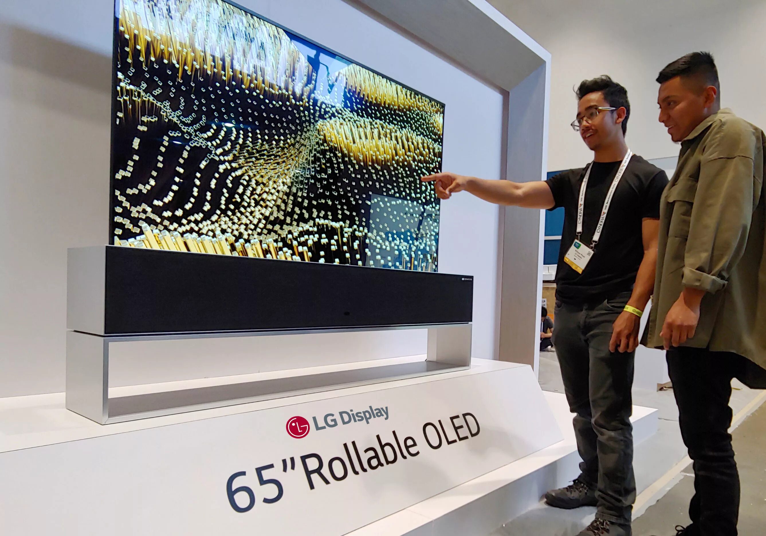 Новый телевизор пленка. OLED-телевизоры, OLED-мониторы, OLED-дисплеи, OLED-панели. OLED панель 65ev5e LG. LG display. LG display 2022.