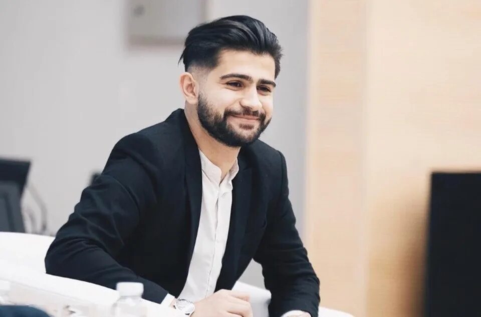 Парт такерар рост. Кумэйл нанджиани раскачался. Парт такерар фото. Парт такерар фото. Парт такерар.