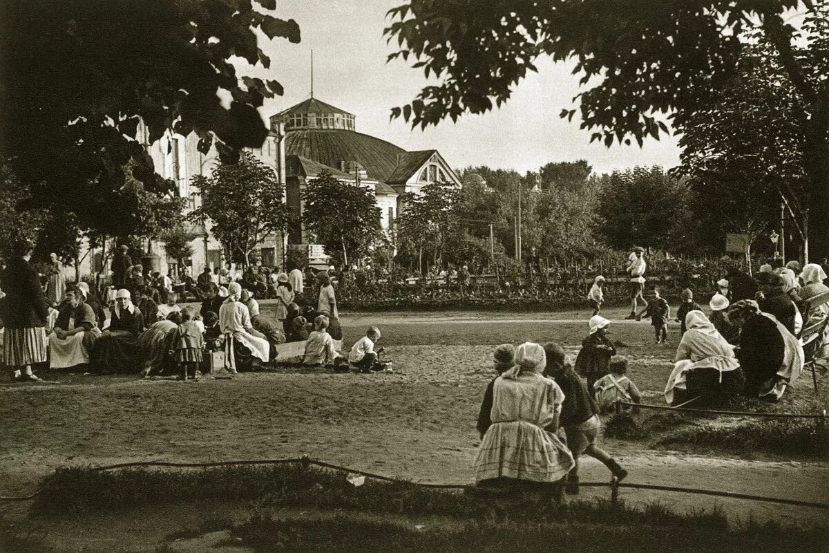 Москва в 1920-е годы. Сад Эрмитаж 19 век. Москва летний сад 1930. Москва 30 годов 20 века.