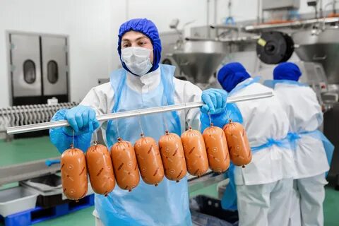 Моя мама работает на колбасном заводе