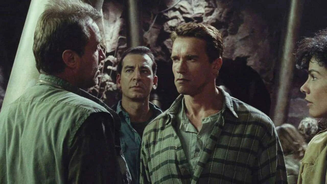 Вспомнить c. Total recall («вспомнить все»), 1990. режиссер – пол верховен. кадр из фильма вспомнить все с арнольдом шварценеггером. кадры из фильма вспомнить все 1990.