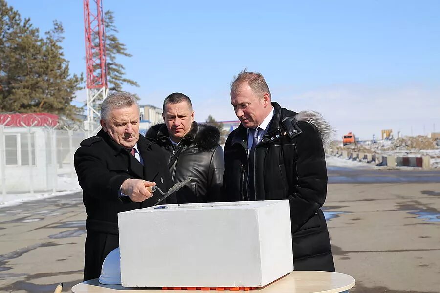 Директор аэропорта хабаровск. Аэропорт стройка Хабаровск. Генеральный директор Хабаровского аэропорта. Хабаровский аэропорт строительство. Аэропорт Хабаровск руководство.