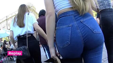 Amateur blonde chick candid ass in jeans