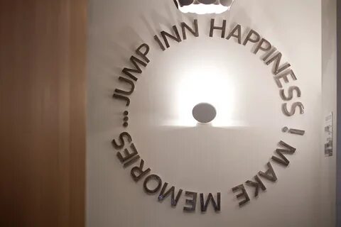 Jump hotel