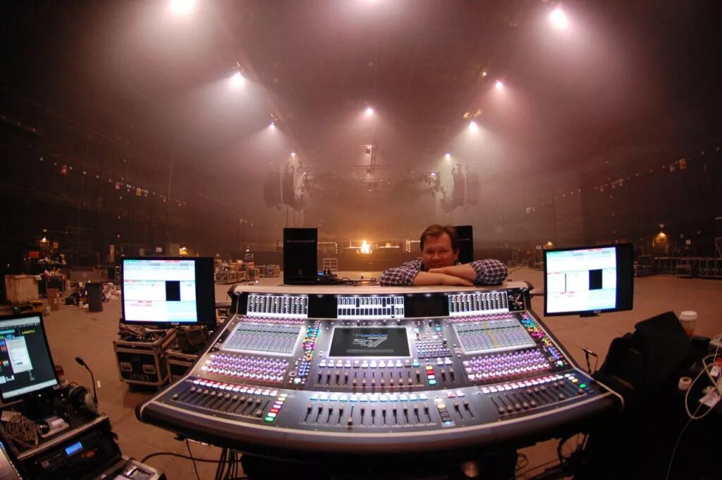 музыкальная звукорежиссура. где учиться на звукорежиссера. где учиться на звукорежиссера. роман федоров звукорежиссер. звукорежиссер (саунд-продюсер).