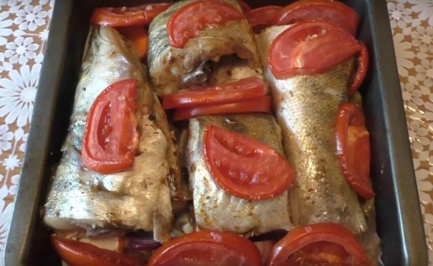 Как вкусно приготовить судака в сметане